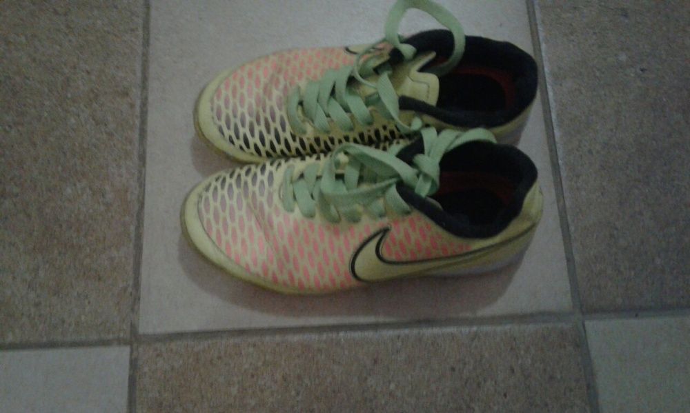 NIKE - jak nowe.-36