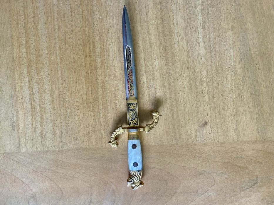 Adaga em excelente estado