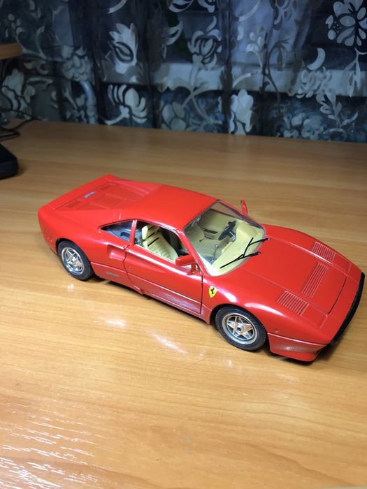 Модель Ferrari GTO 1984 Фірми Burago 1:18
