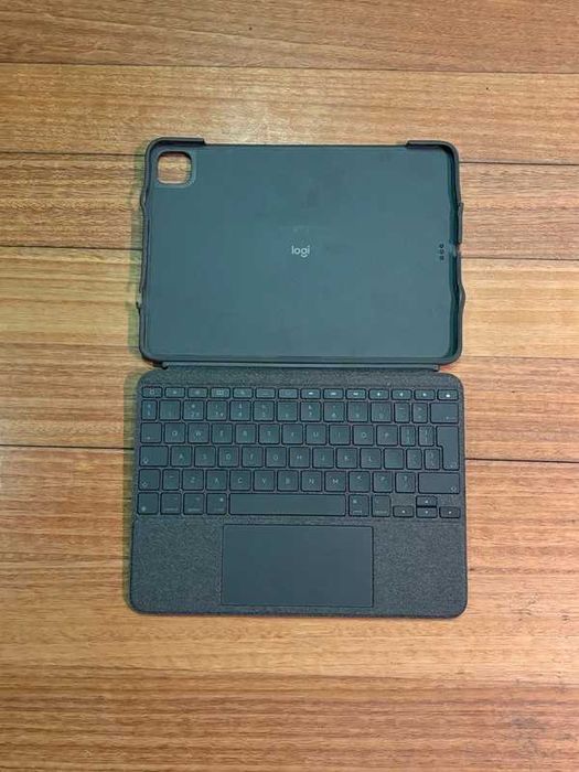 Logitech Combo Touch - iPad Pro 11 (1st, 2nd, 3rd Gen)