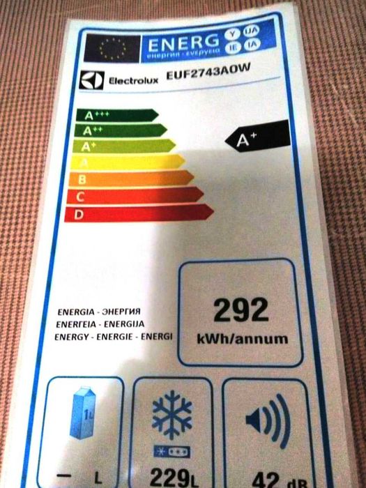 Морозильная камера Electrolux 229 л. (EUF2743AOW)
