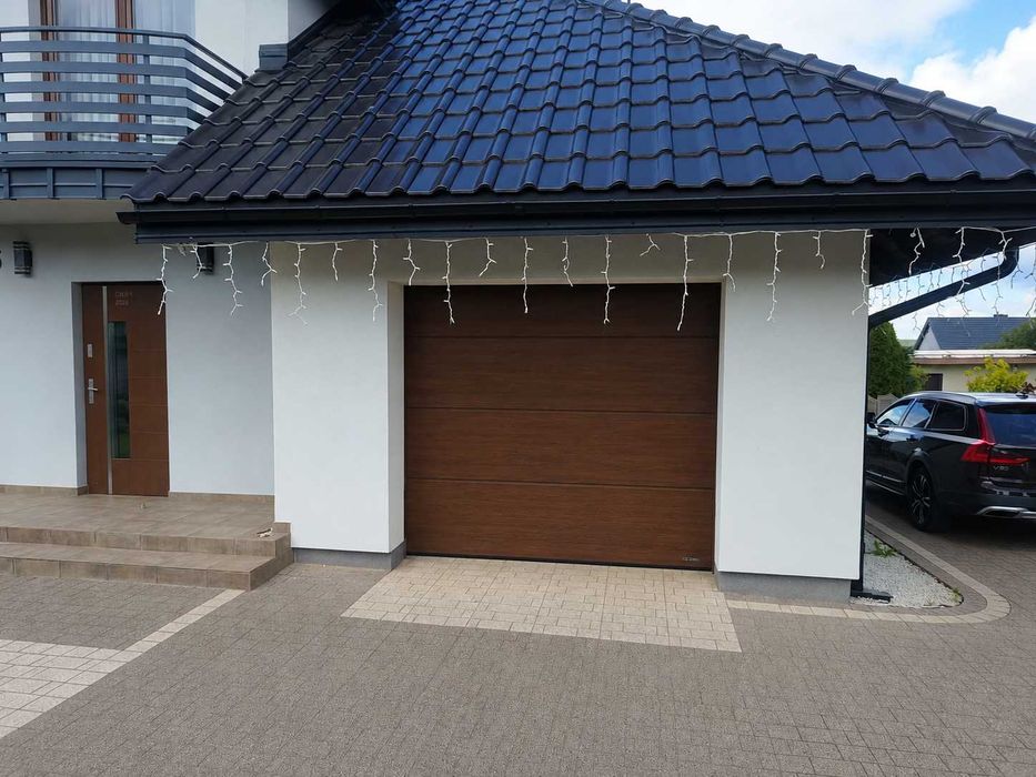 Brama Garażowa Wiśniowski 2500 x 2100 Okleina Orzech z Napędem