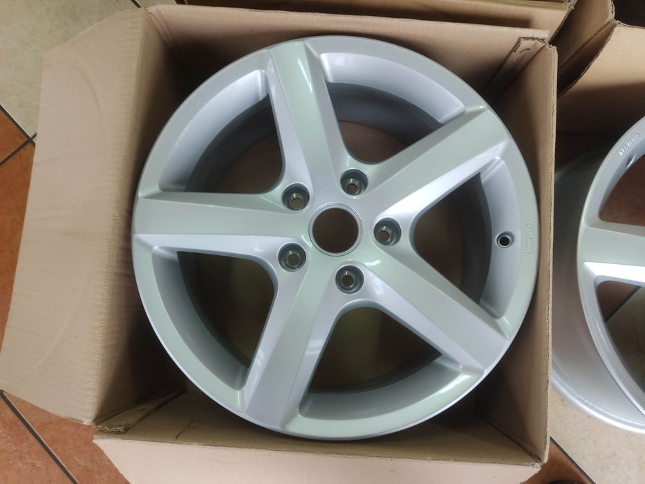 Felgi aluminiowe NOWE AUDI Q7 VW TUAREG 5x130 18 8j et53 możliwa wysył