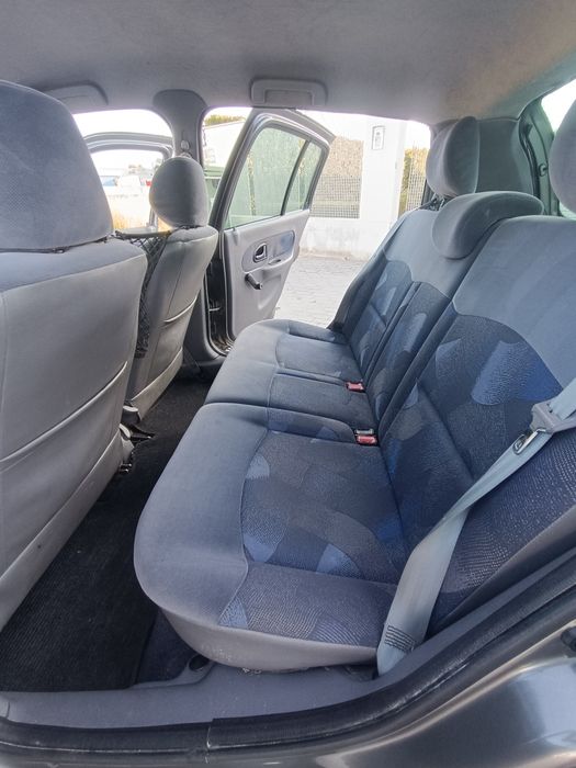 Renault Clio 1.2 RN gasolina 2001