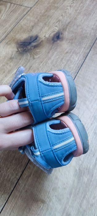 Sandały dziecięce 27