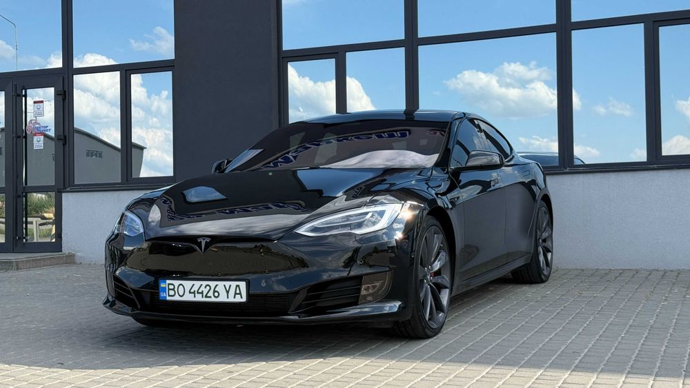 Tesla Model S 2019
