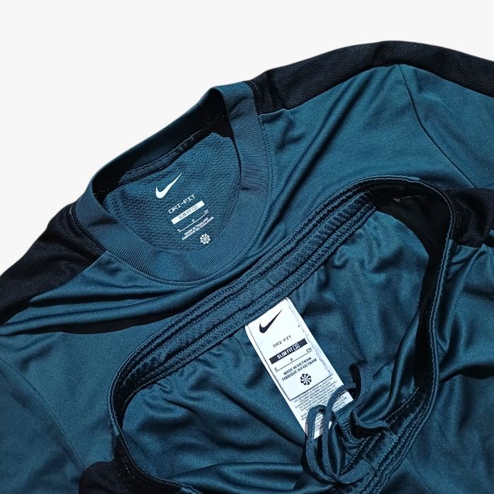 Спортивний костюм Nike Slim Fit