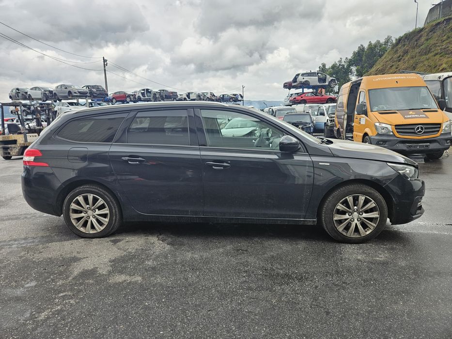 Peugeot 308 II SW 1.2 THP de 2019 para peças