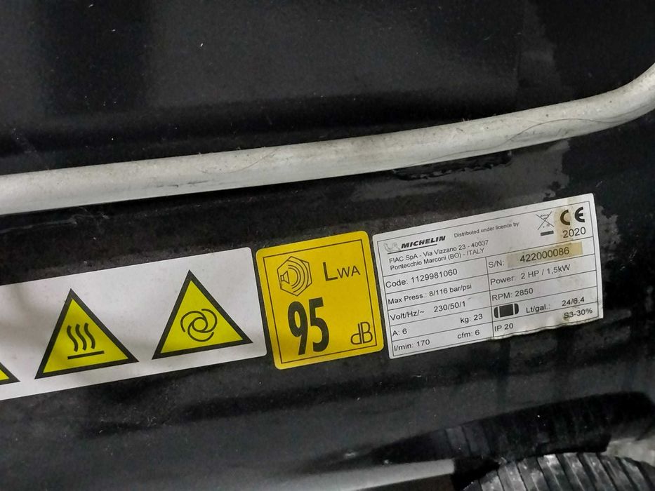 Máquina de enchimento com compressor