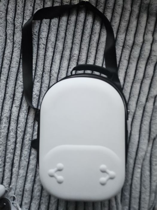 Gogle Meta Quest 3S z etui