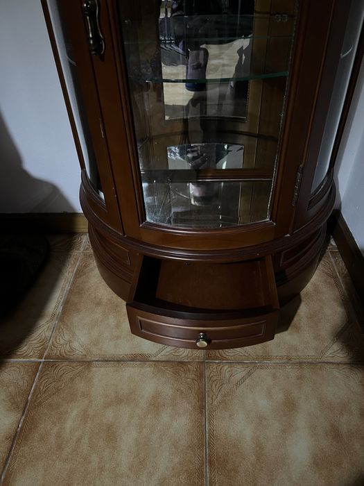 Vendo vitrine em bom estado