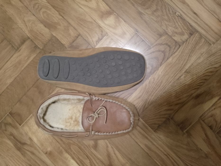 Кімнатні тапочки