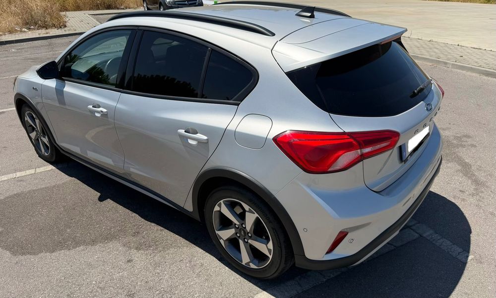 2019 - Ford Focus Active 1.0 Ecoboost 125cv — photo 2