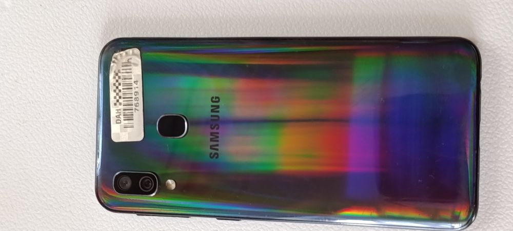 телефон  Samsung a40