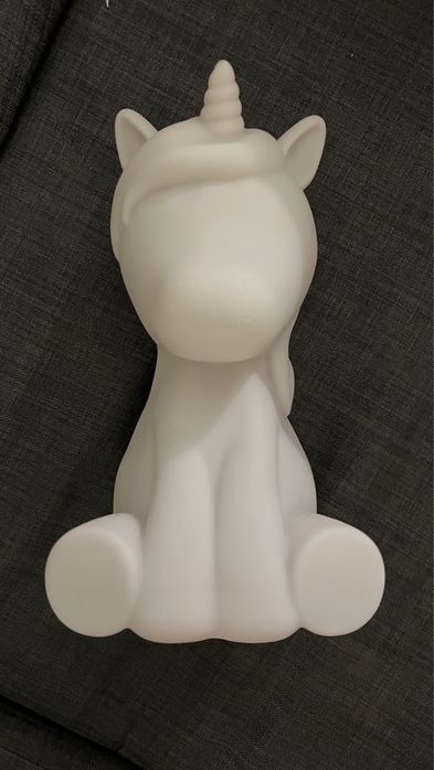 Coluna Portatil em forma de Unicornio