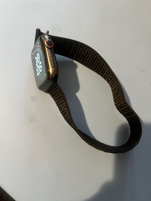 Продам apple watch 6 44mm