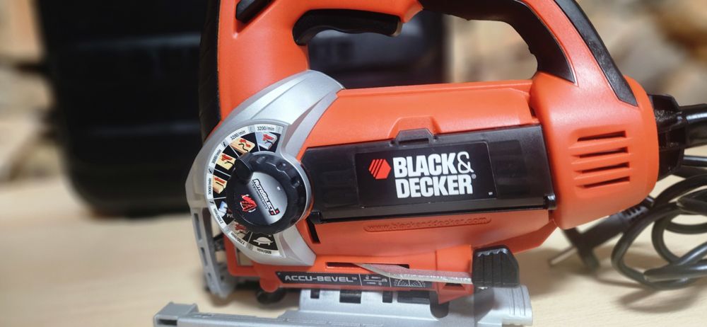 Serra Tico-Tico Black & Decker 620W (Autoselect) + Mala Original