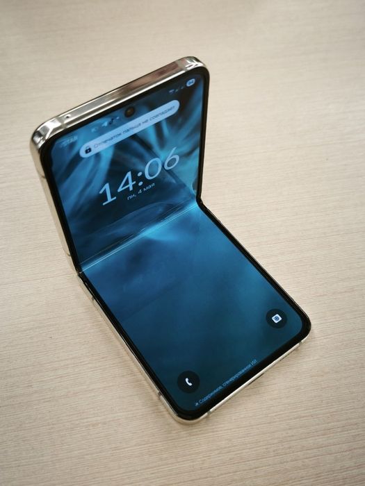Samsung z flip 5 в хорошем состоянии