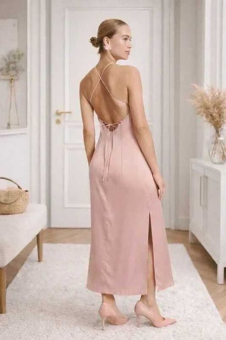 Rozmiar L Reserved sukienka z rozcięciem