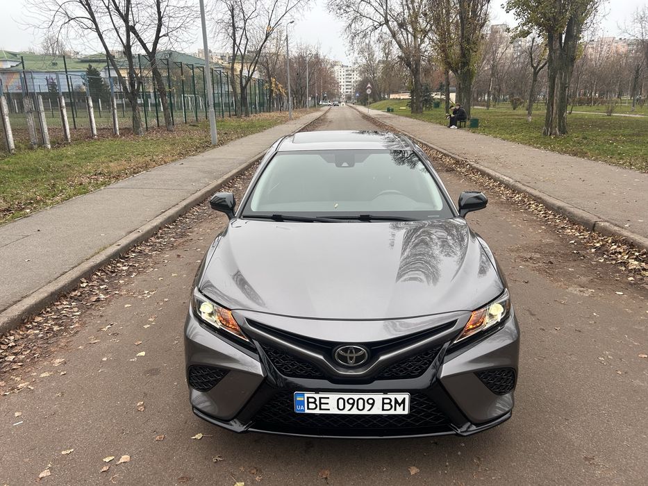 Toyota Camry 70 SE 2019