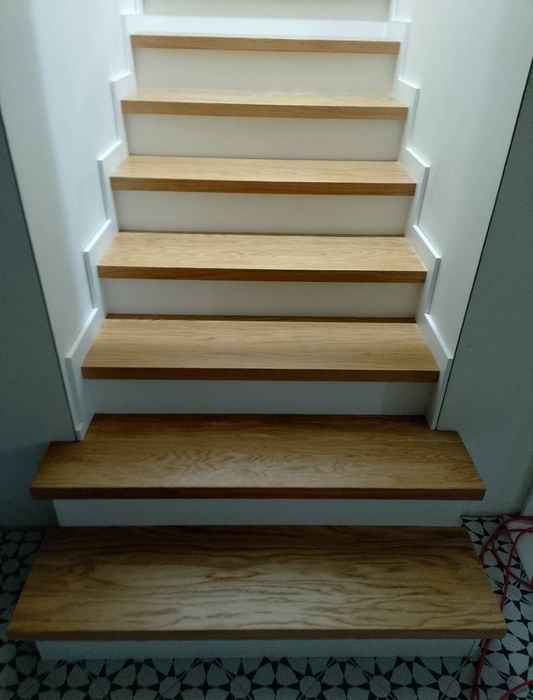 Schody drewniane, balustrady