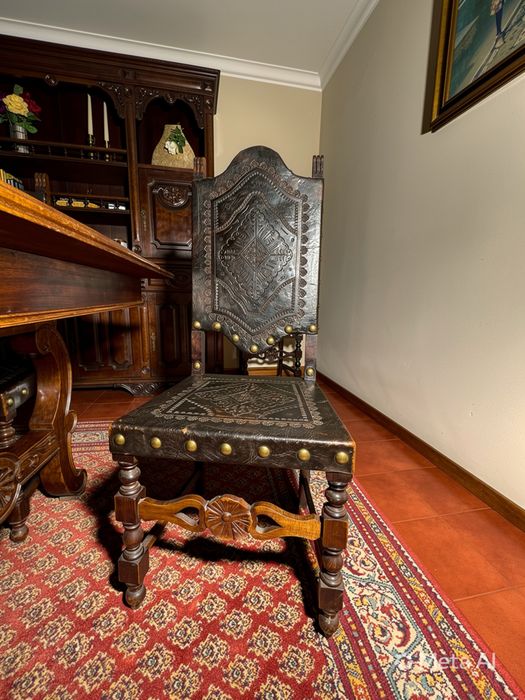Sala de Jantar Completa – Madeira Maciça – 6 Cadeiras + Aparador