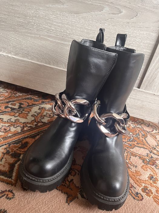 Ботінки/взуття жіночі 39