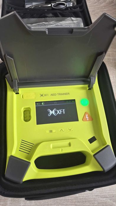 Defibrylator AED treningowy XFT 120G z opaską CPR Dawidy • OLX.pl