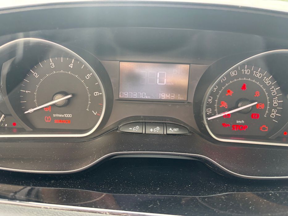 Peugeot 208 — fotografia 3