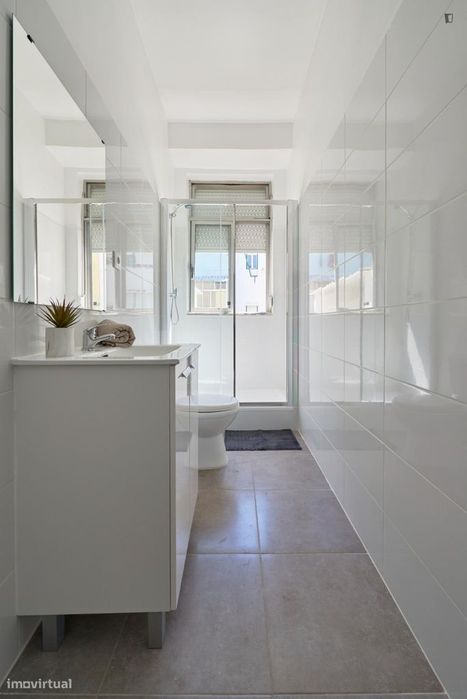 Quarto - localizado em Penha de França Lisbon
