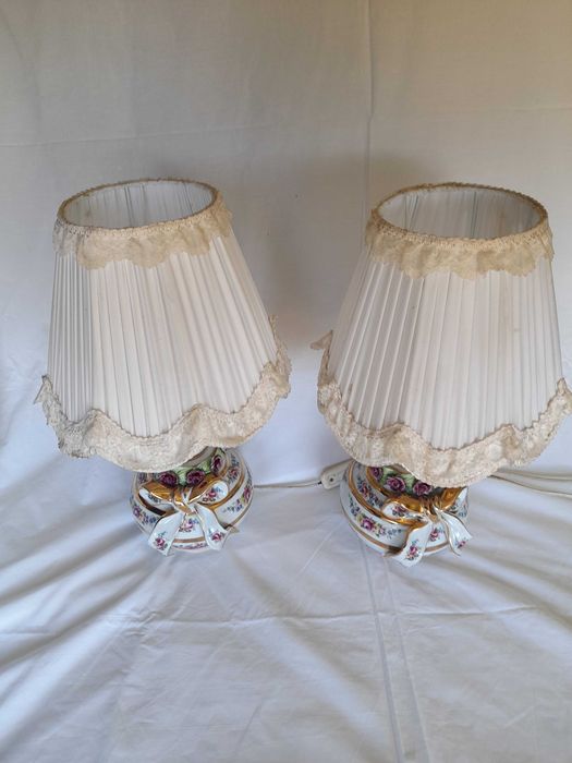 Par de candeeiros Myrtus porcelanas, trabalhado à mão