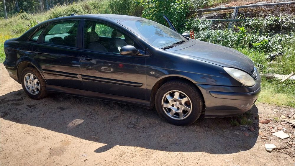 Carro a trabalhar, com inspeção feita recentemente, com marcas de uso, alguns afazeres, Observação: sem seguro. Motivo da venda: Viajem