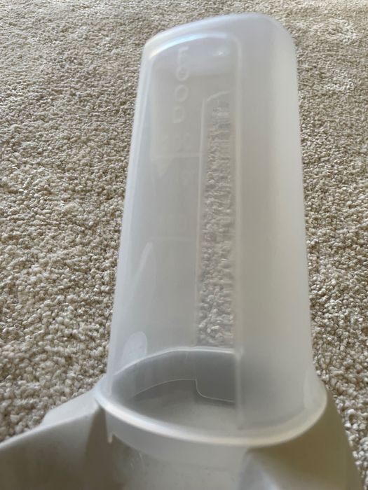 Dispensadores de comida e água