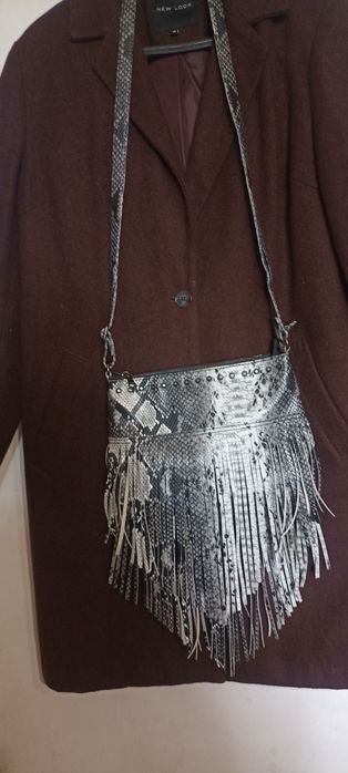 Сумка б/у з кожзаму з довгою ручкою