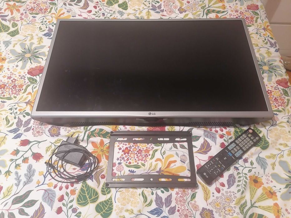 Tv LG 32" 32LJ520B