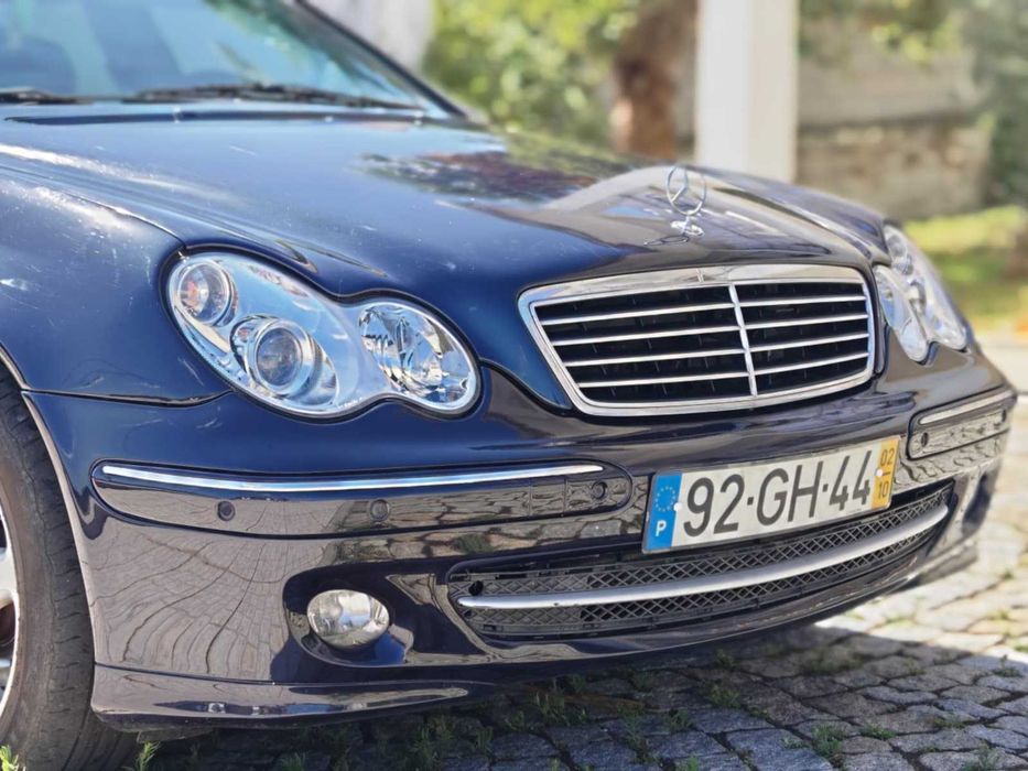 Mercedes 220 CDI automática, de 2002 com 355 000 kms