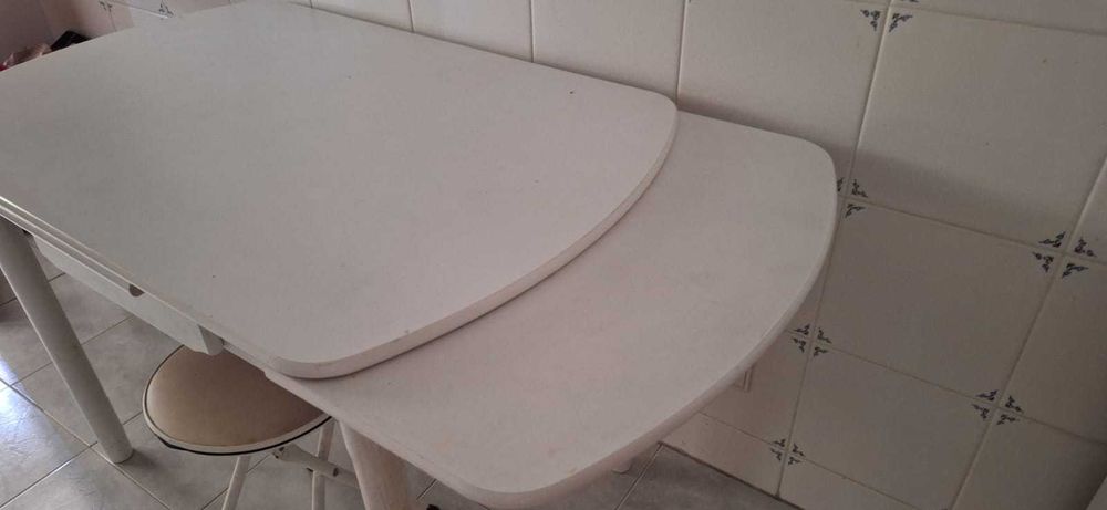 Mesa de cozinha extensível