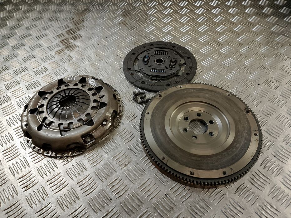 Kompletne Sprzęgło Koło Zamachwe Tarcza Docisk Vw Golf V 5 1.6 B