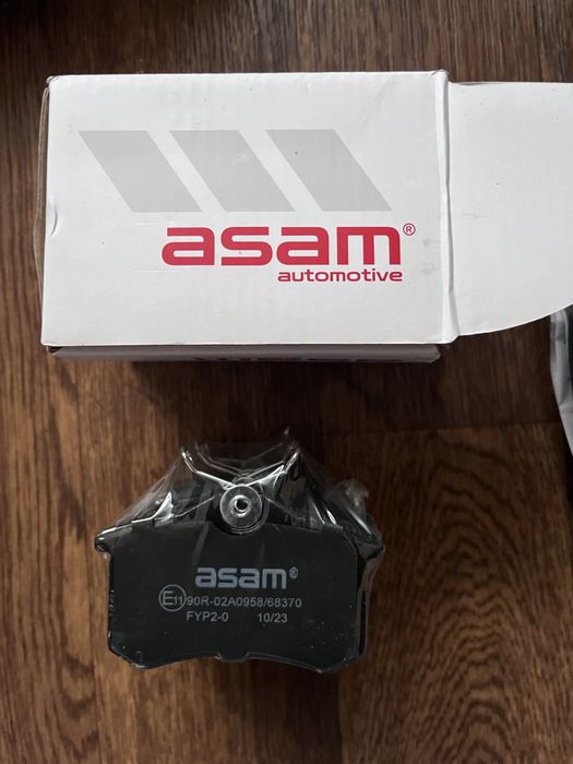 Продам гальмівні колодки на рено меган 2007 II покоління