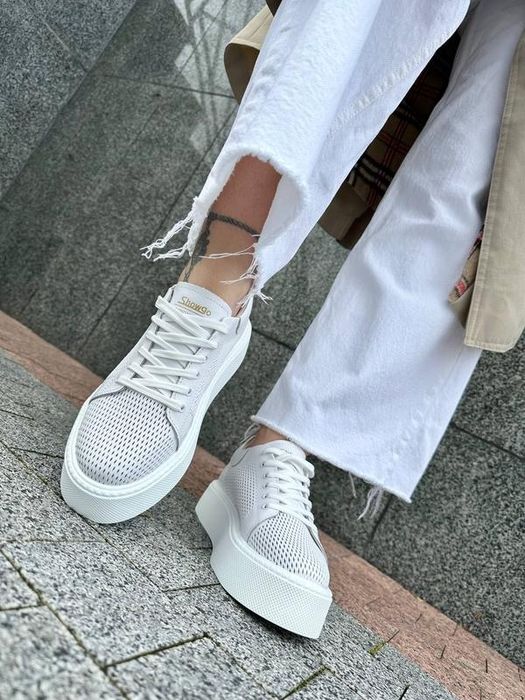 Жіночі кросівки білі шкіряні