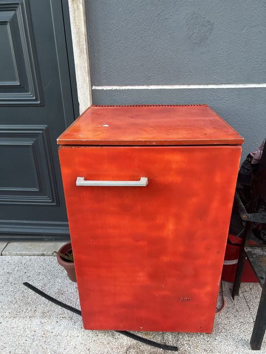 Frigobar vermelho