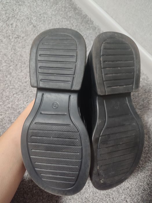 Продам туфельки для дівчинки