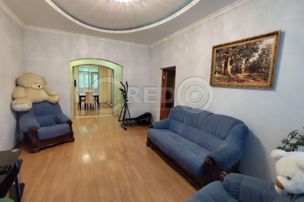 Продаж великої 3кімнатної квартири з "автономкою". Покровський район.