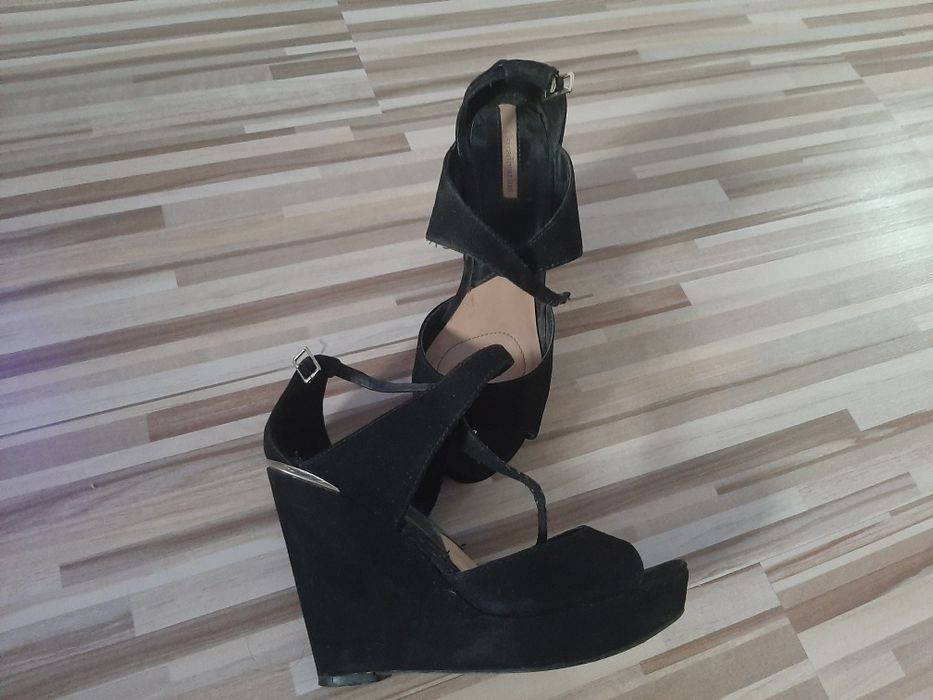 Koturny sandały Stradivarius