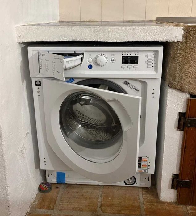 Máquina de lavar roupa INDESIT BI WMIL 81285