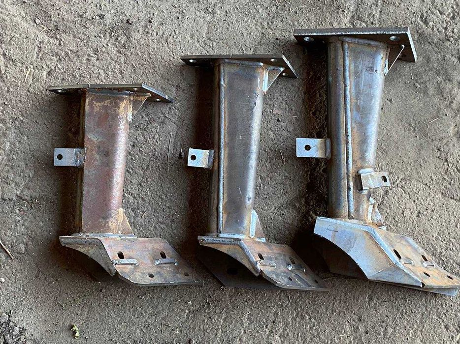 стійка,стойка у здобрі,гола плуга Bomet,бомет польський,корпус леміш