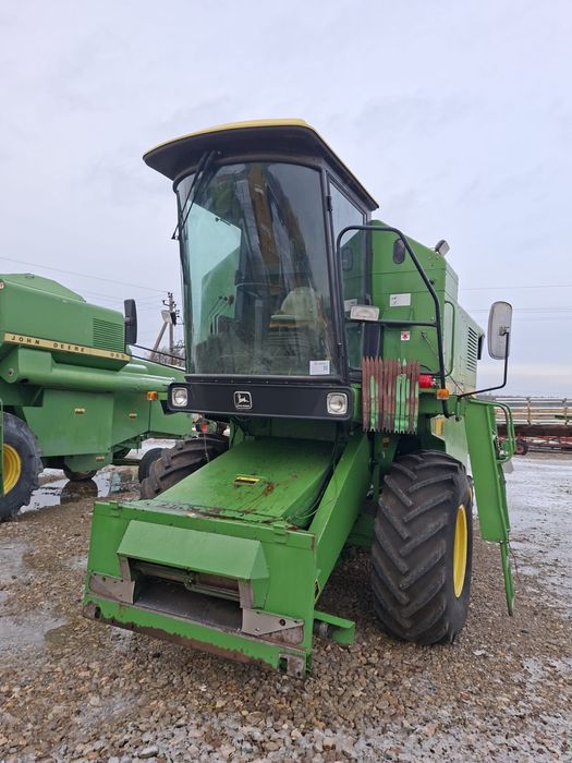 Зерно збиральний комбайн JOHN DEERE 1055 свіжо привезений