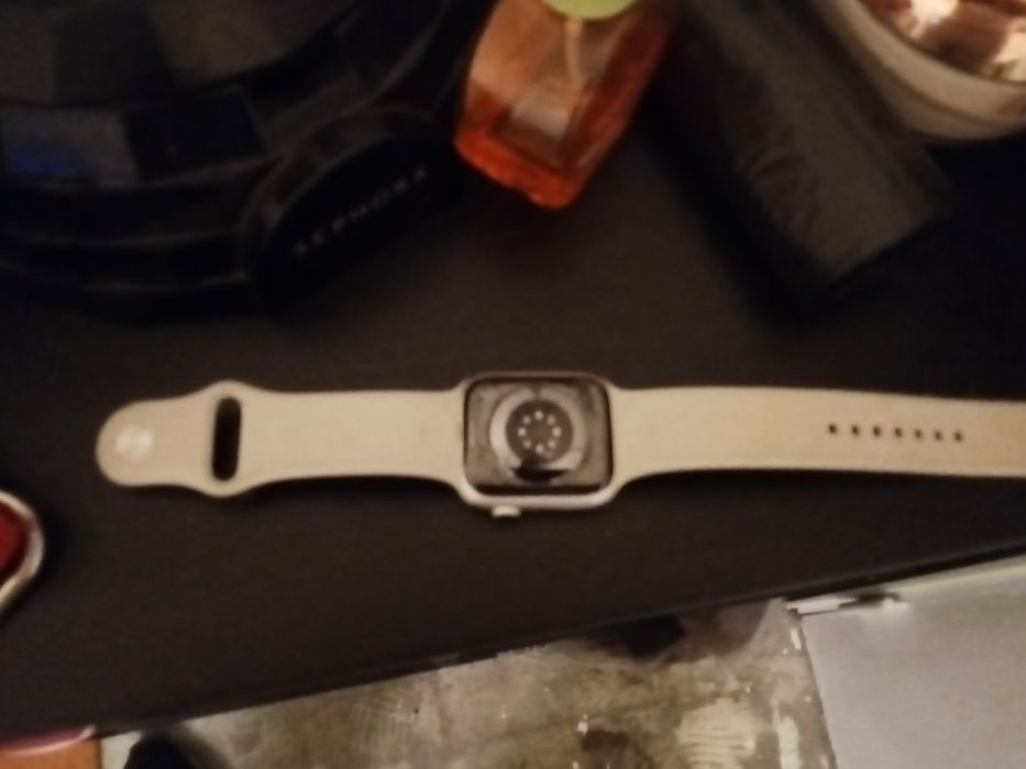 Selling MagSafe case set, Apple Watch, and charger64550500501251121