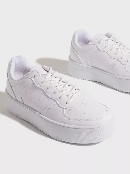 Sneakersy niskie na platformie Nelly 40