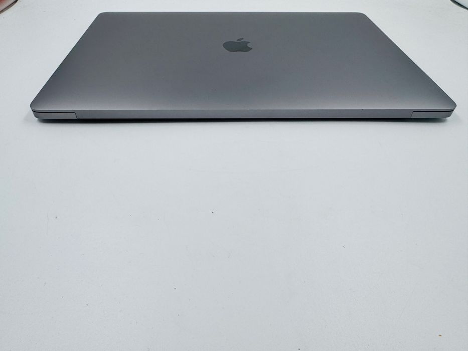Apple Macbook Pro 16 2019 i9 8 Core 32GB RAM 1TB SSD AMD 4GB IL7005